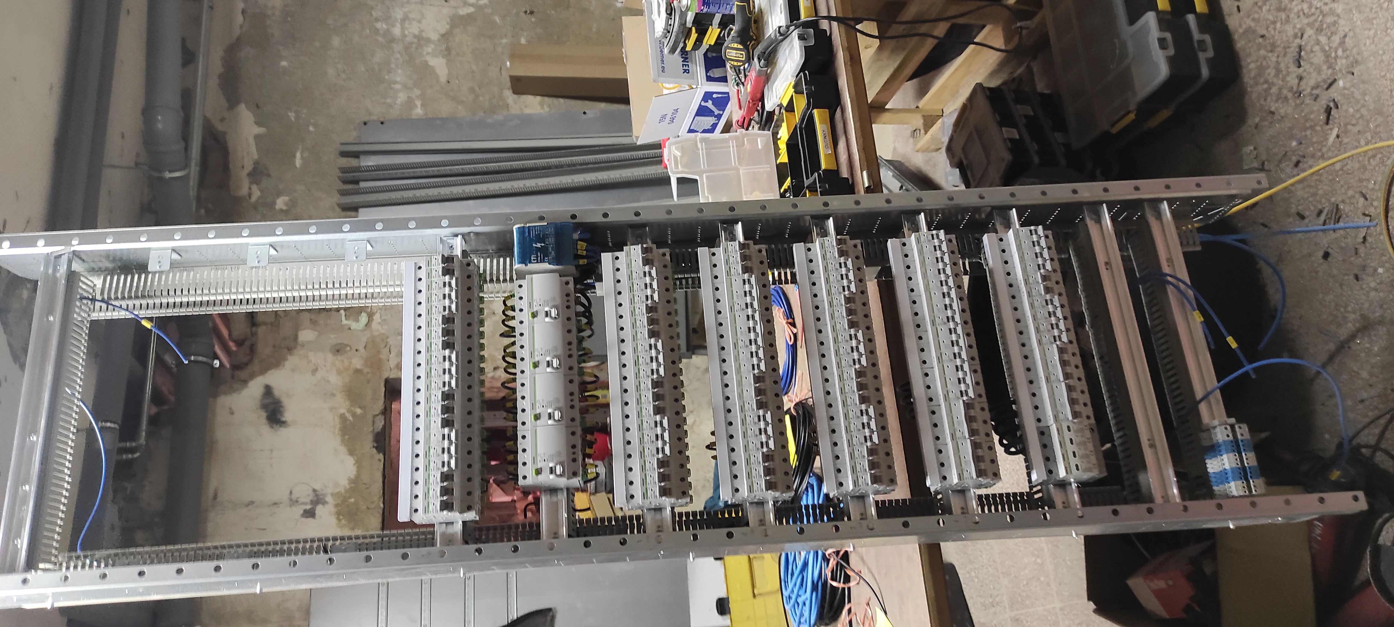 Montáž a zapojenie elektroinštalačného rozvádzača