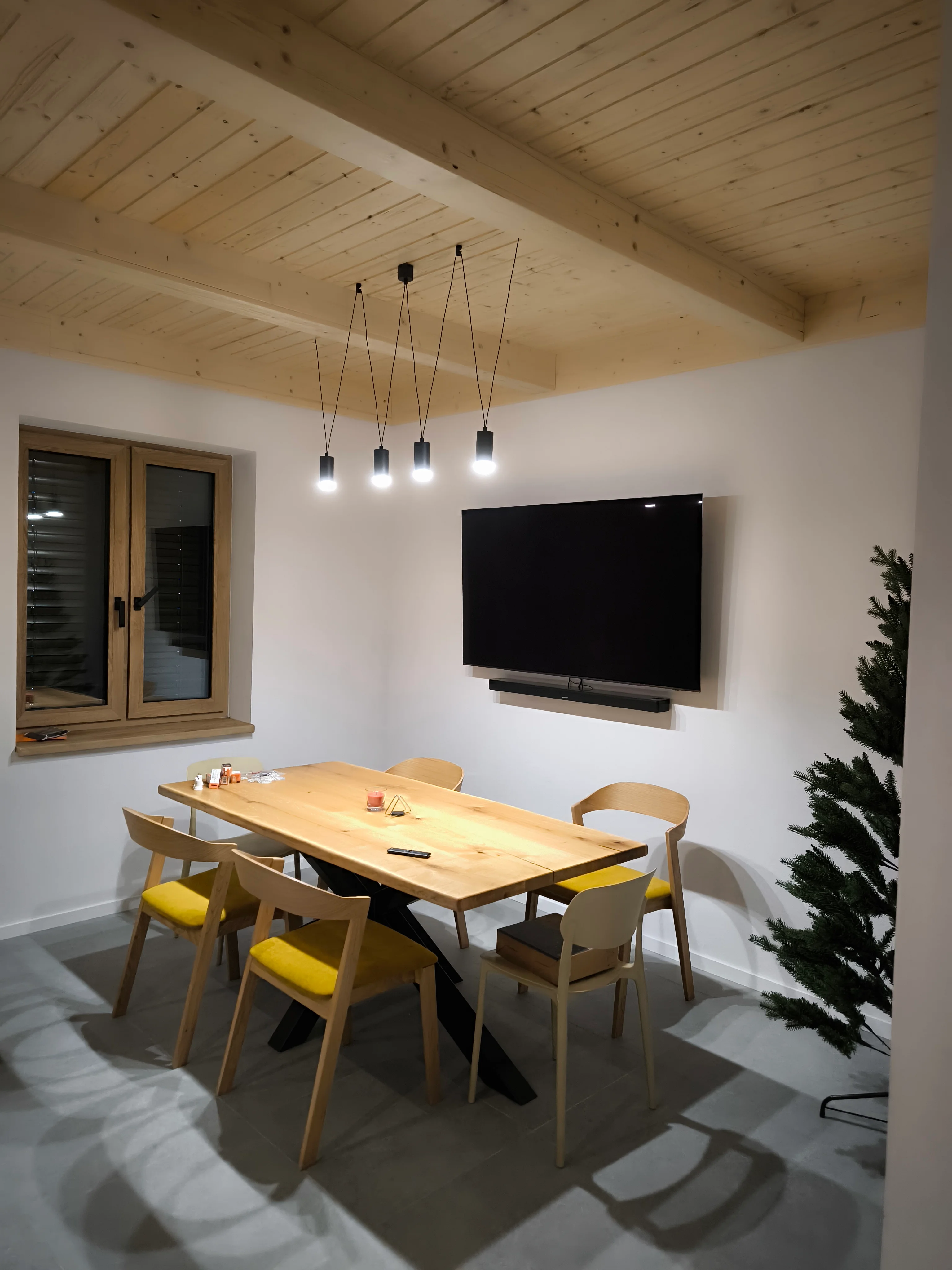 Elektroinštalácia a osvetlenie jedálne